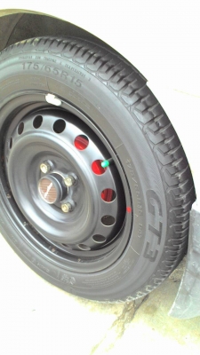 ขอบ 15  ขนาด 4 รู100 กะทะล้อพร้อมยาง 175/60R15 ชุด 4 ล้อ tel.081-427-3941