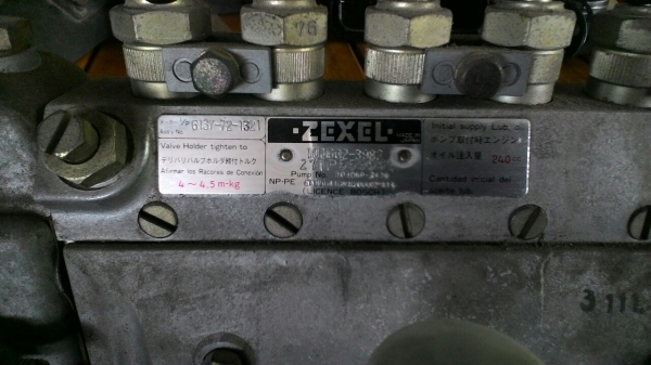 ขายปั๊มเชื้อเพลิงเครื่องยนต์ แบคโค Komatsu PC 200-3