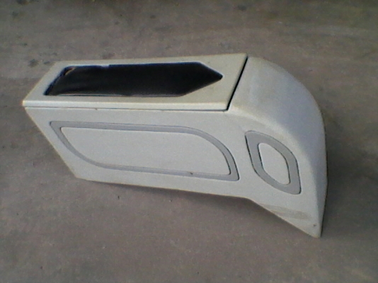 เบาะคู่หน้ารถตู้คอมมูเตอร์ปี2007 หุ้มหนัง พร้อมขายึด 2000บาท  แถมฟรี!!! กล่องข้างคนขับด้วยเลยครับ อยู่ดอนเมืองTEL0890671028 ID Line arnat1028