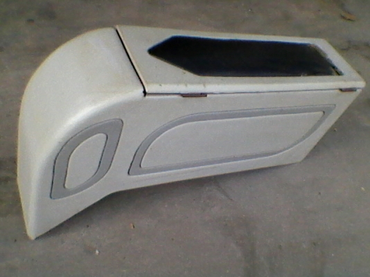 เบาะคู่หน้ารถตู้คอมมูเตอร์ปี2007 หุ้มหนัง พร้อมขายึด 2000บาท  แถมฟรี!!! กล่องข้างคนขับด้วยเลยครับ อยู่ดอนเมืองTEL0890671028 ID Line arnat1028