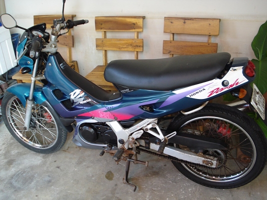 ขาย NOVA DASH 125 ปี 40 มือเดียวตั้งแต่ป้ายแดงเดิมๆ ขาย NOVA DASH 125 ปี 40 มือเดียวตั้งแต่ป้ายแดงเดิมๆ