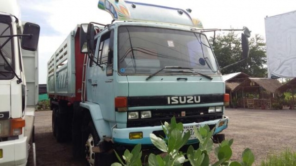 ขายดั้ม2เพลา ร็อกกี้ นางฟ้า240 เครื่องดี แคชซีสวย พ.เพาเวอร์ เบรกทิฟฟี่ ภายในสวย แอร์เย็น สภาพพร้อมใช้งาน เอกสารพร้อมโอน 090-8588220 คุณนะ 093-3258446คุณบิว ID:narong498 หรือเข้าดูสินค้าอื่นๆได้ที่ www.truck.in.th/498 หรือเพจFacebook ณรงค์ ซื้อขายรถมือสอง