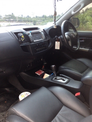 ขายฟอร์จูนเนอร์ ขับ 2 ตัวท๊อปสุด 50 ปีโตโยต้า สีขาวมุก ขายฟอร์จูนเนอร์ ขับ 2 ตัวท๊อปสุด 50 ปีโตโยต้า สีขาวมุก