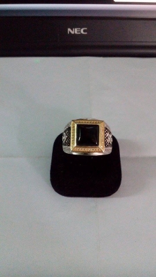 แหวนนิลลอมเพชรชุบทองคำขาว แหวนนิลลอมเพชรชุบทองคำขาว