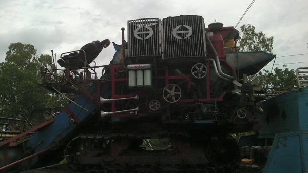 ขายรถเกี่ยวข้าวสุรชัย เกี่ยวข้าวได้เกี่ยวถั่วได้ ตอนนี้เกี่ยวถั่วที่ตาคลี เครื่องj2. 235เทอร์โบร์ ตัวเดิน10ht ปั้ม22ไดกิ้น มอเตอร์kayaba สภาพพร้อมใช้งาน สนใจโทร 090-8588220คุณนะ 093-3258446คุณบิว ID:narong498 หรือเข้าดูสินค้าอื่นๆได้ที่ www.truck.in.th/49