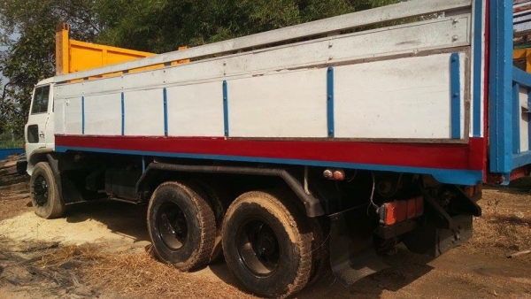 Hino จ้าวอินทรีย์ 2เพลาดั้มพ์พร้อมระบบลากลูก