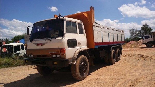 Hino จ้าวอินทรีย์ 2เพลาดั้มพ์พร้อมระบบลากลูก