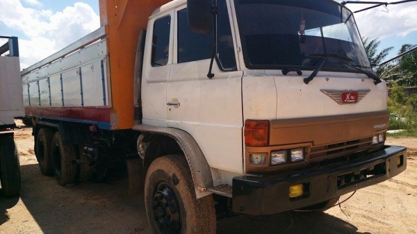 Hino จ้าวอินทรีย์ 2เพลาดั้มพ์พร้อมระบบลากลูก