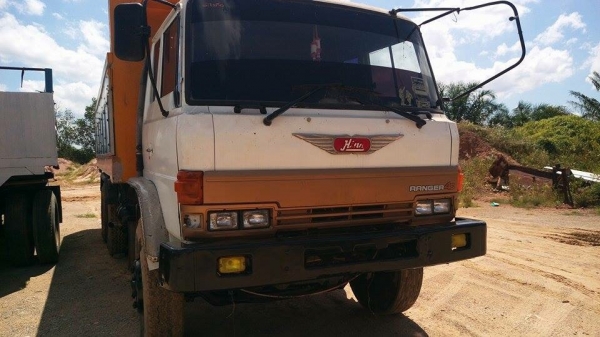 Hino จ้าวอินทรีย์ 2เพลาดั้มพ์พร้อมระบบลากลูก