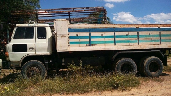 Hino f18 กระบะดั้มพ์. 2 เพลา