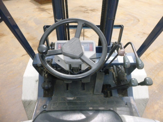 โฟล์คลิฟท์ Komatsu FD20-11 เก่าญี่ปุ่น เครื่องดีเซล ขนาด2ตัน เสาสูง3เมตร