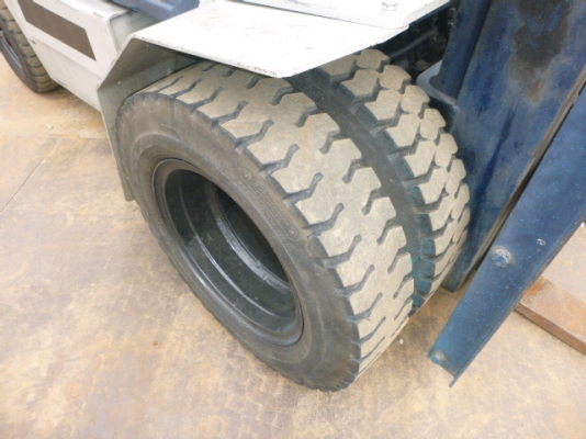 โฟล์คลิฟท์ Komatsu FD20-11 เก่าญี่ปุ่น เครื่องดีเซล ขนาด2ตัน เสาสูง3เมตร