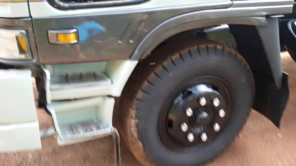 ขาย6ล้อ HINO เครื่อง185แรง ยาว7.20เมตร มีช่องว่างติดเครน เอกสารพร้อมโอน สนใจโทร 090-8588220คุณนะ 093-3258446คุณบิว ID:narong498 หรือเข้าดูสินค้าอื่นๆได้ที่ www.truck.in.th/498 หรือเพจFacebook ณรงค์ ซื้อขายรถมือสอง (เว็บไซต์ส่วนตัว) หรือFacebook ตลาดรถมือส