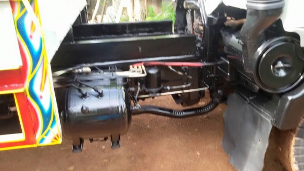 ขาย6ล้อ HINO เครื่อง185แรง ยาว7.20เมตร มีช่องว่างติดเครน เอกสารพร้อมโอน สนใจโทร 090-8588220คุณนะ 093-3258446คุณบิว ID:narong498 หรือเข้าดูสินค้าอื่นๆได้ที่ www.truck.in.th/498 หรือเพจFacebook ณรงค์ ซื้อขายรถมือสอง (เว็บไซต์ส่วนตัว) หรือFacebook ตลาดรถมือส