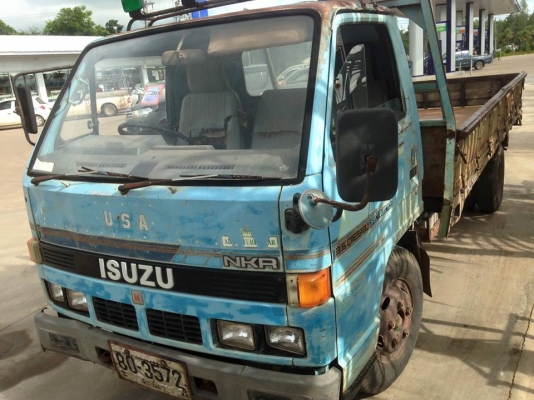 ขายครับ NKR 110. เกียร์สั้นแท้ปี2535 แก้มเหลือง. เครื่องดี คัสชีสวย บางเดิม100\% ยาง6เส้นพอได้ ยาว4.30 กะบะพื้นดี. ฝาข้างงอนิดๆ เอกสารพร้อมโอน.  ราคา255000. ต่อรองได้ สนใจ0930693225 วิทยา ที่ยุ. สารคาม