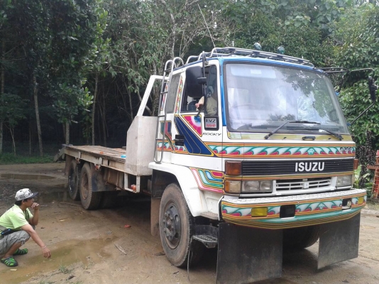 ขายรถบรรทุกรถแบคโฮ ISUZU ROCKY 195 แรงช่วงล่างใหญ่เกียร์อีตั้นทะเบียนเต็ม ขายรถบรรทุกรถแบคโฮ ISUZU ROCKY 195 แรงช่วงล่างใหญ่เกียร์อีตั้นทะเบียนเต็ม