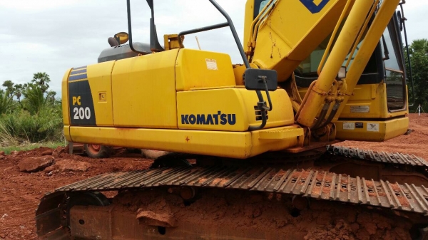 ขายด่วน!! PC200-8 10,000 ชม.สภาพสวยค่ะ