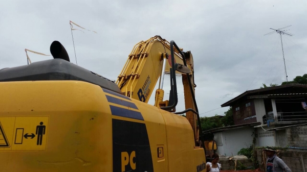 ขายด่วน!! PC200-8 10,000 ชม.สภาพสวยค่ะ