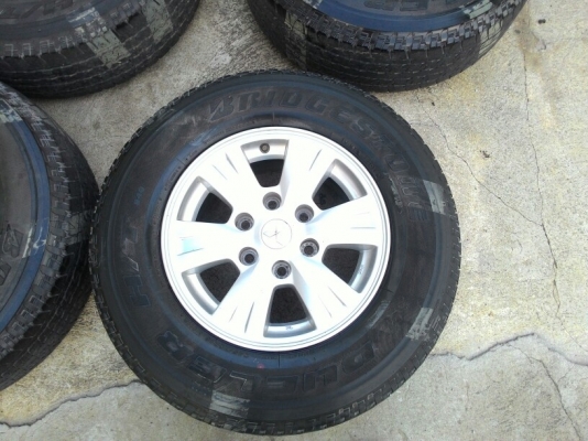 แม็กไททันพร้อมยางเดิมสวยๆ