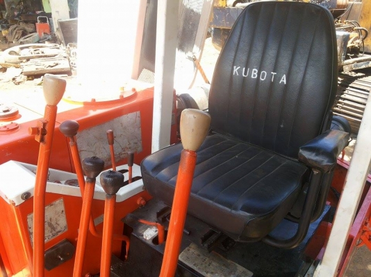 ขายรถขุดKUBOTA   KH15H (เท่ากับPC30 ) รถเก่านอกแท้ มีใบอินวอย ราคา200,000บาท สนใจติดต่อ099-907-9273  กิ๊ฟค่ะ
