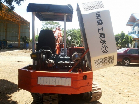 ขายรถขุดKUBOTA   KH15H (เท่ากับPC30 ) รถเก่านอกแท้ มีใบอินวอย ราคา200,000บาท สนใจติดต่อ099-907-9273  กิ๊ฟค่ะ