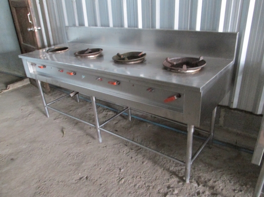 เตาใหญ่ 4 หัว  ใช้ปกติครับ   ไม่มีผุ   แสตนเลสหนาโรงงานครับ