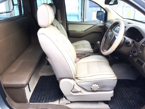 Navara ปี07 2.5LE แค็บเปิดได้ เกียร์ธรรมดา ตัวท็อป สีบรอนซ์เงิน วิ่งน้อย สวยจัด ราคาถูก