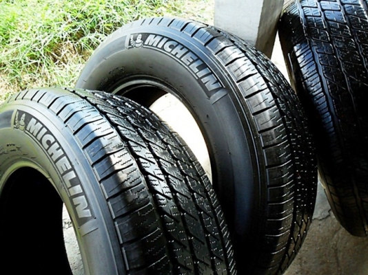 ยางขอบ17กระบะสูง มิชลิน 265-65R17ลงพื้นปี15 (4เส้น7,500บ)ดอกตรึม มาเต็ม อีกชุดครับท่าน ยางขอบ17กระบะสูง มิชลิน 265-65R17ลงพื้นปี15 (4เส้น7,500บ)ดอกตรึม มาเต็ม อีกชุดครับท่าน