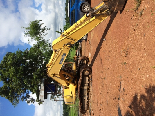 ขายอะใหล่ตัด KOMATSU PC 200 รุ่น 7   บูมอาร์ม เฟรม เครื่อง ตัวเดิน โซ๋ ใบแทรค ทะเบียน และอุปกรณ์อื่นๆ