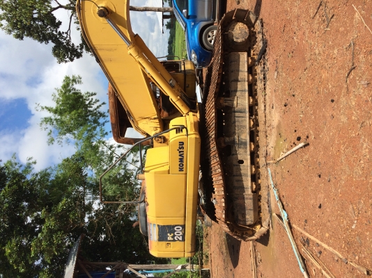 ขายอะใหล่ตัด KOMATSU PC 200 รุ่น 7   บูมอาร์ม เฟรม เครื่อง ตัวเดิน โซ๋ ใบแทรค ทะเบียน และอุปกรณ์อื่นๆ