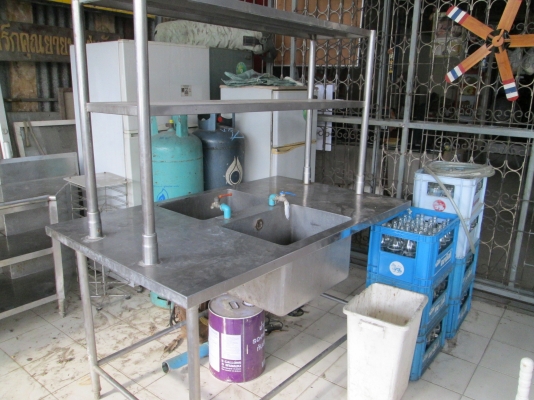 ชิงค์ล้างจานเข้าได้  2 ด้าน  มีชั้น  สภาพใหม่  ราคาถูกมากครับ