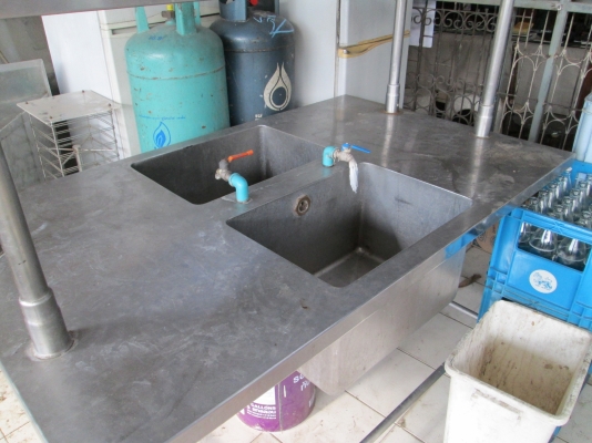 ชิงค์ล้างจานเข้าได้  2 ด้าน  มีชั้น  สภาพใหม่  ราคาถูกมากครับ