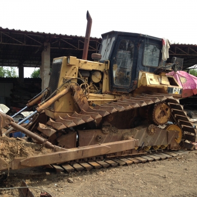 ขายแทรกเตอร์ D5H ตีนเป็ด อิมวอย สภาพสวย ติดต่อได้ที่คุณ อ๊อฟ พิจิตร 086-737-9991