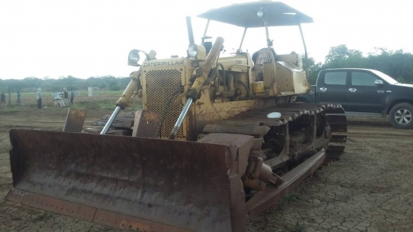 ขายแทรกเตอร์ D5B ตีนเป็ด เครื่อง 44v สภาพสวย ติดต่อได้ที่คุณ อ๊อฟ พิจิตร 086-737-9991 ขายแทรกเตอร์ D5B ตีนเป็ด เครื่อง 44v สภาพสวย ติดต่อได้ที่คุณ อ๊อฟ พิจิตร 086-737-9991