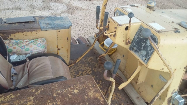 ขายแทรกเตอร์ D5B ตีนเป็ด เครื่อง 44v สภาพสวย ติดต่อได้ที่คุณ อ๊อฟ พิจิตร 086-737-9991 ขายแทรกเตอร์ D5B ตีนเป็ด เครื่อง 44v สภาพสวย ติดต่อได้ที่คุณ อ๊อฟ พิจิตร 086-737-9991