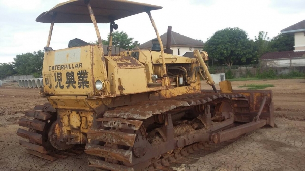 ขายแทรกเตอร์ D5B ตีนเป็ด เครื่อง 44v สภาพสวย ติดต่อได้ที่คุณ อ๊อฟ พิจิตร 086-737-9991 ขายแทรกเตอร์ D5B ตีนเป็ด เครื่อง 44v สภาพสวย ติดต่อได้ที่คุณ อ๊อฟ พิจิตร 086-737-9991