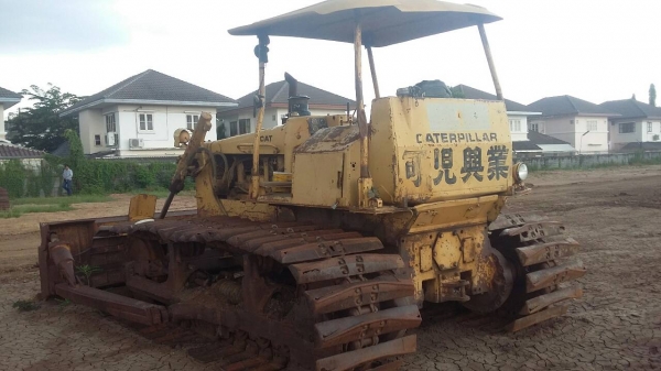 ขายแทรกเตอร์ D5B ตีนเป็ด เครื่อง 44v สภาพสวย ติดต่อได้ที่คุณ อ๊อฟ พิจิตร 086-737-9991 ขายแทรกเตอร์ D5B ตีนเป็ด เครื่อง 44v สภาพสวย ติดต่อได้ที่คุณ อ๊อฟ พิจิตร 086-737-9991