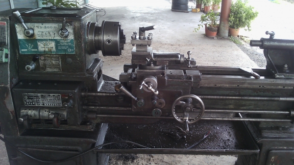 เครื่องกลึง 5 ฟุต ต้าชิง 3 เพลา เกียร์บล็อก พร้อมใช้ 60,000