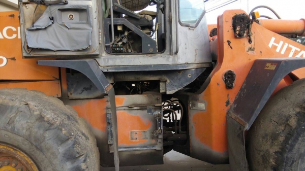 ขายรถตัก HITACHI LX110-3 สภาพสวยพร้อมใช้ ติดต่อได้ที่คุณ อ๊อฟ พิจิตร 086-737-9991 ขายรถตัก HITACHI LX110-3 สภาพสวยพร้อมใช้ ติดต่อได้ที่คุณ อ๊อฟ พิจิตร 086-737-9991
