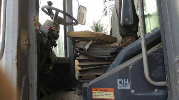 ขายรถตัก HITACHI LX110-3 สภาพสวยพร้อมใช้ ติดต่อได้ที่คุณ อ๊อฟ พิจิตร 086-737-9991 ขายรถตัก HITACHI LX110-3 สภาพสวยพร้อมใช้ ติดต่อได้ที่คุณ อ๊อฟ พิจิตร 086-737-9991