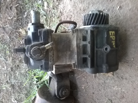 ปั๊มลมใส่EP100หรือEM100