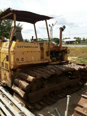 ขายแทรกเตอร์ตีนเป็ด  D3Cสภาพพร้อมใช้  ติดต่อได้ ที่คุณ อ๊อฟ พิจิตร 086-737-9991