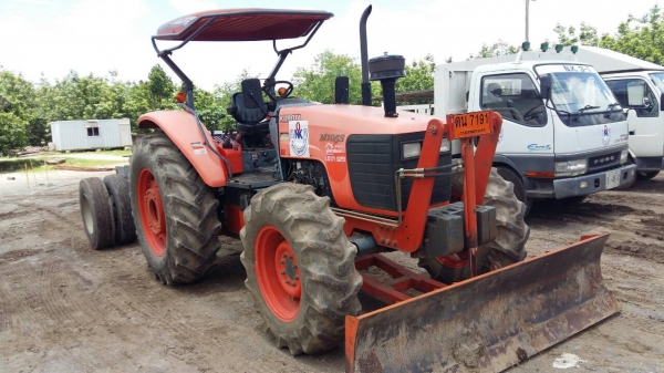 ขายด่วนรถไถKUBOTA-105-Sทำงานได้700ชัวโมงปี55รถสวย