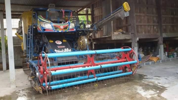 ขายรถเกี่ยวข้าว ปี 52 เกษตรพัฒนา รุ่น ไอ้หนุ่มไวไฟ