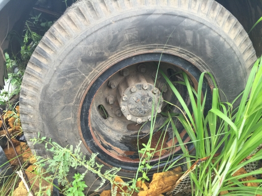 ขายซากรถHINO SG221L-10696...6ล้อใหญ่ ยาง900-20 มีคัสซี คานหน้า เฟืองท้าย ล้อยางกระทะ5ชุด.เล่ททะเบียนพร้อมชุดโอน..ครบ