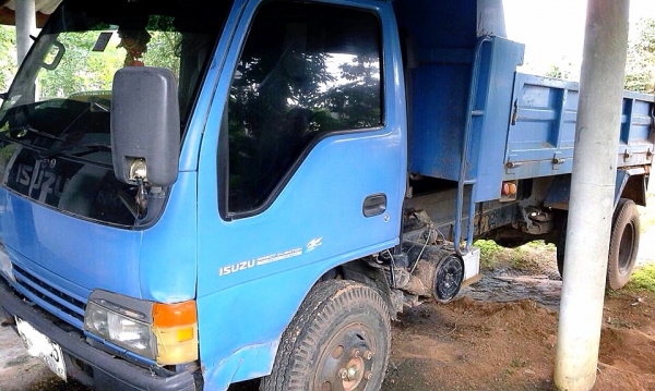 **485,000 บ.ต่อรอง/// 6ล้อดั้มดิน5คิว NKR-130เทอโบ **ขายISUZU NKR-130 เทอโบ 6ล้อดั้มดิน5คิว ช่วงล่างใหญ่ พร้อมใช้ ราคาเบา ISUZU NKR71LY52A3 4HG1-130 Turbo EURO-1 ฝาขาว ห้างแท้ ปี46 เครื่องเดิม เกียร์เดิม เครื่องฝาขาว ยอดนิยม แน่น แรง แห้ง ไม่เยิ้ม เกียร์ส **485,000 บ.ต่อรอง/// 6ล้อดั้มดิน5คิว NKR-130เทอโบ **ขายISUZU NKR-130 เทอโบ 6ล้อดั้มดิน5คิว ช่วงล่างใหญ่ พร้อมใช้ ราคาเบา ISUZU NKR71LY52A3 4HG1-130 Turbo EURO-1 ฝาขาว ห้างแท้ ปี46 เครื่องเดิม เกียร์เดิม เครื่องฝาขาว ยอดนิยม แน่น แรง แห้ง ไม่เยิ้ม เกียร์ส