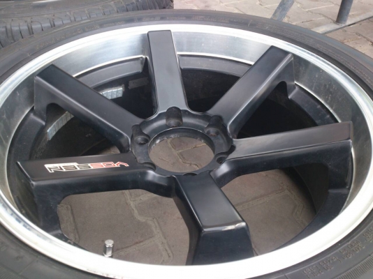 ขายแม็ก 6รูขอบ20 พร้อมยางFALKEN 265/50R20 MADE IN JAPEN ปี13 ดอกยางหนาสดนิ่มลึกเท่ากันไม่ร้าวไม่แตกลายใช้งานน้อยมาก(สภาพ90\%) ยางสวยมาก จำนวน 1 ชุด