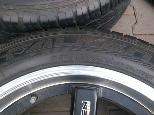 ขายแม็ก 6รูขอบ20 พร้อมยางFALKEN 265/50R20 MADE IN JAPEN ปี13 ดอกยางหนาสดนิ่มลึกเท่ากันไม่ร้าวไม่แตกลายใช้งานน้อยมาก(สภาพ90\%) ยางสวยมาก จำนวน 1 ชุด