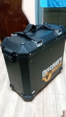 ขายปี๊บข้างสวยๆ สีดำ ของใหม่ไม่เคยใช้งาน ขนาด 36 L พร้อมกุญแจ 13500