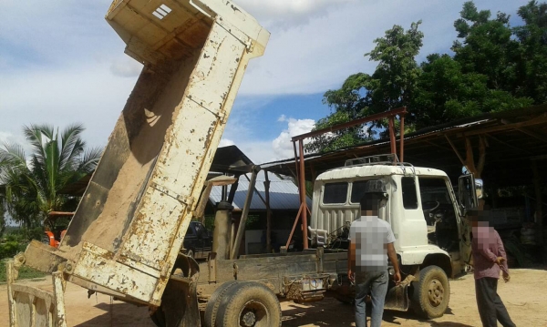 **480,000 บ.ต่อรอง/// 6ล้อดั้มดิน5คิว HINO RANGER 195 **ขาย HINO RANGER 195HP 6ล้อดั้มดิน5คิว ราคาเบาๆ HINO RANGER FD164B HO6C-Turbo 195แรง เครื่อง แน่น แรง เกียร์ดี ไม่หลุด ครับ ช่วงล่างใหญ่ F หน้า-หลัง คัสซีใหญ่ คัสซีดี สวย เดิมๆ ไม่ปะ ไม่มีผุ ครับ กระบ **480,000 บ.ต่อรอง/// 6ล้อดั้มดิน5คิว HINO RANGER 195 **ขาย HINO RANGER 195HP 6ล้อดั้มดิน5คิว ราคาเบาๆ HINO RANGER FD164B HO6C-Turbo 195แรง เครื่อง แน่น แรง เกียร์ดี ไม่หลุด ครับ ช่วงล่างใหญ่ F หน้า-หลัง คัสซีใหญ่ คัสซีดี สวย เดิมๆ ไม่ปะ ไม่มีผุ ครับ กระบ